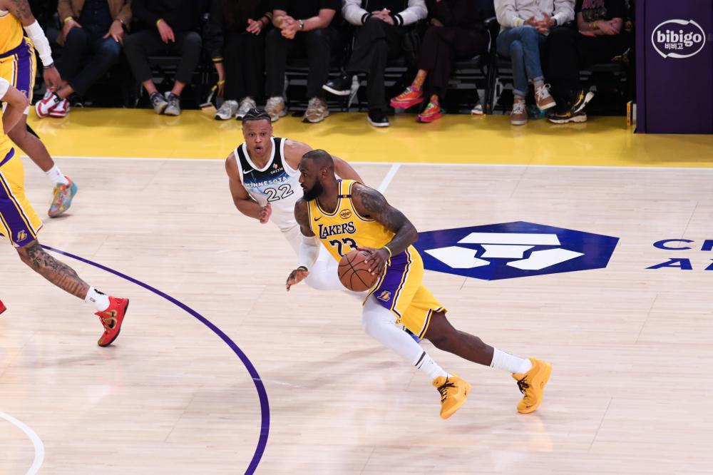 前场的多面 前场的多面