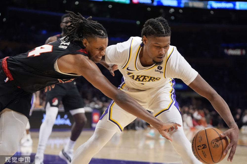 形成了鲜明 形成了鲜明